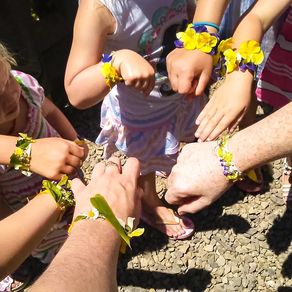 Bracelet Making  Kids Activities at Garza Blanca Preserve